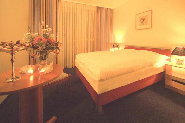 Bedroom 5, Hotel Mercedes Hamburg, Hamburg
