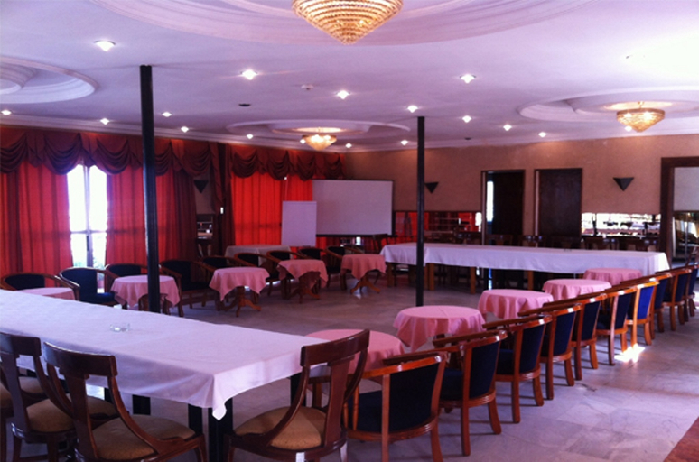 Food & Drinks, Timgade, Oran