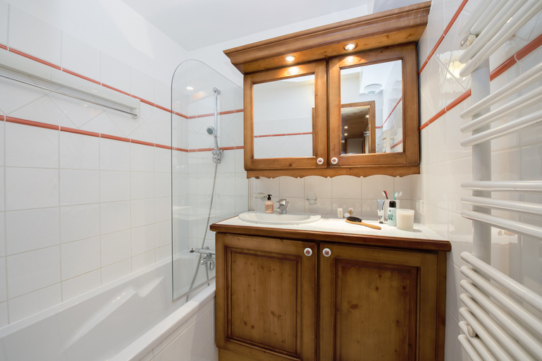 Bathroom, Residence P&V Premium Les Fermes du Soleil, Haute-Savoie