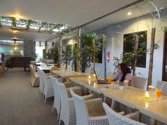 Food & Drinks 5, Green Bamboo, West Jakarta