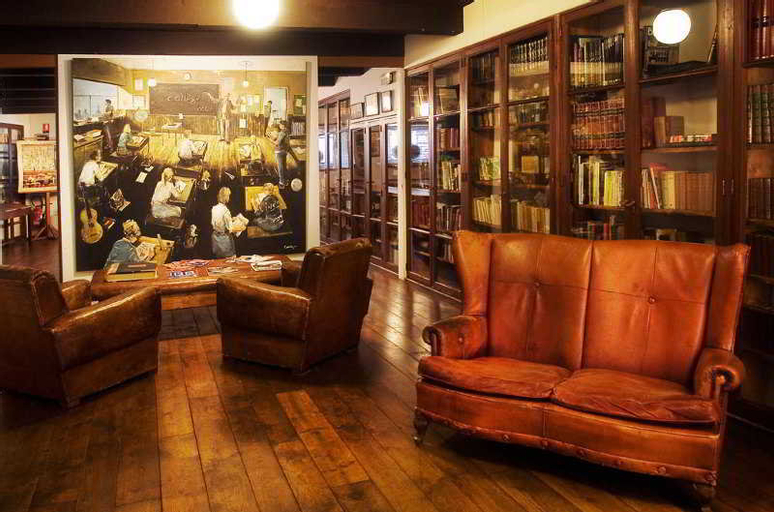 Public Area 3, College Hotel, Rhône