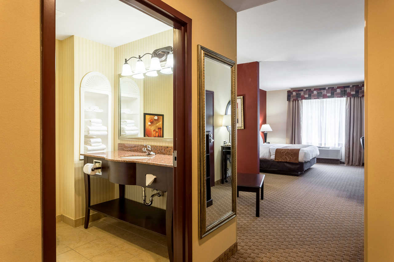 Bedroom 3, Comfort Suites Forrest City Area, Saint Francis