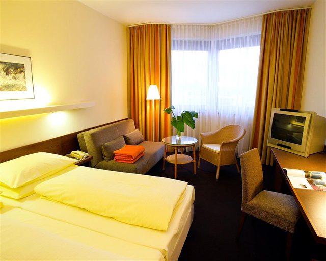 Bedroom, Hotel Sonne, Lienz