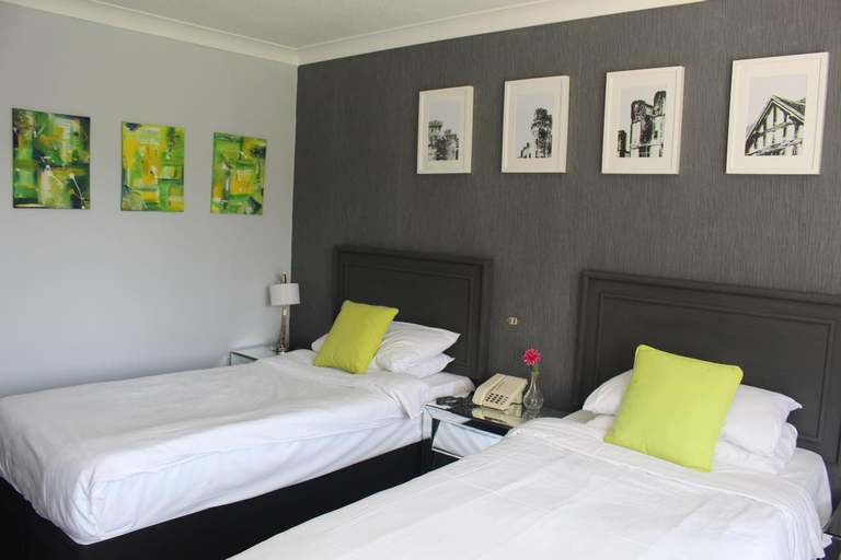 Bedroom, Warwickshire Park Hotel Kenilworth By Belvilla, Warwickshire