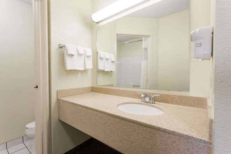 Bathroom 23
