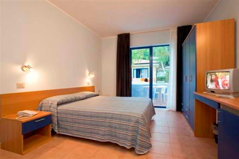 Bedroom 3, Villaggio L'Oasi, Crotone