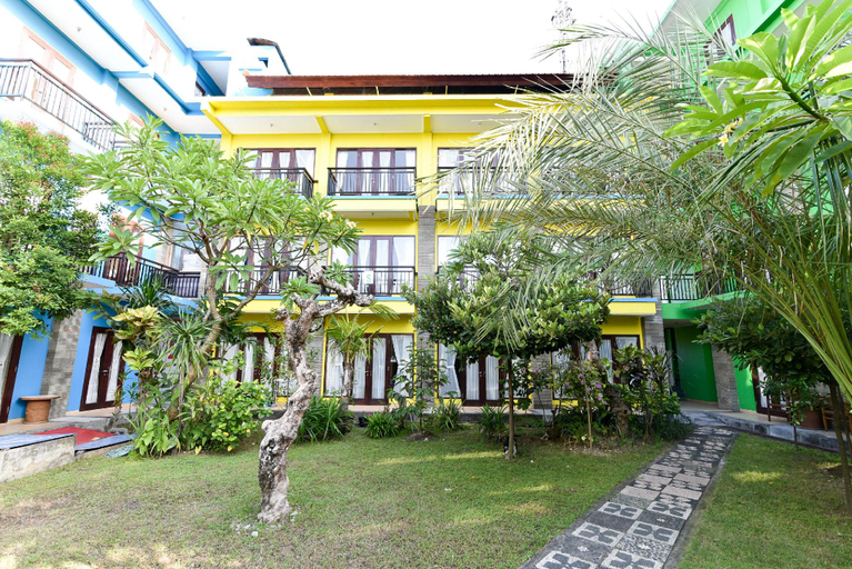 Exterior & Views 2, Formerly RedDoorz near Level 21 Mall Denpasar, Denpasar