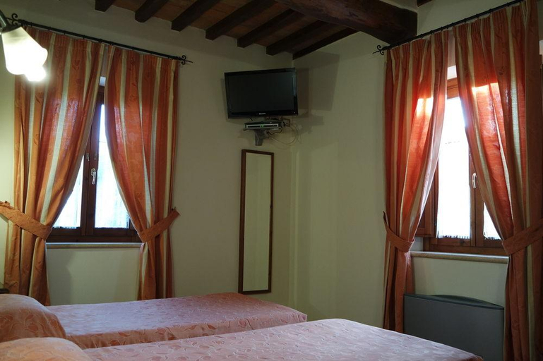 Bedroom 4, Fonte Dei Tufi, Siena