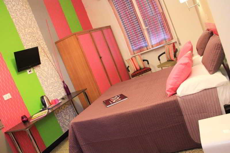 Bedroom 4, Hotel Bologna, Genova