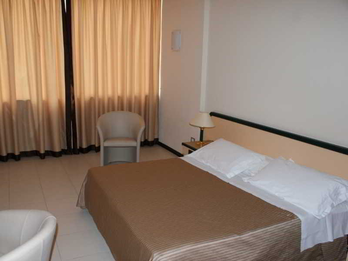 Bedroom 3, Hotel Poggio, Genova