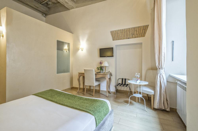 Bedroom 4, Little Queen Suite, Rome