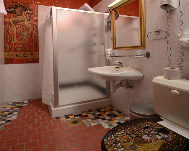 Bathroom, BEST WESTERN Janus Atrium Hotel, Siófok