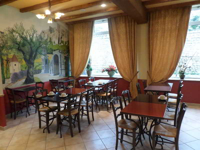 Food & Drinks 5, Brit Hotel Acacias, Bouches-du-Rhône