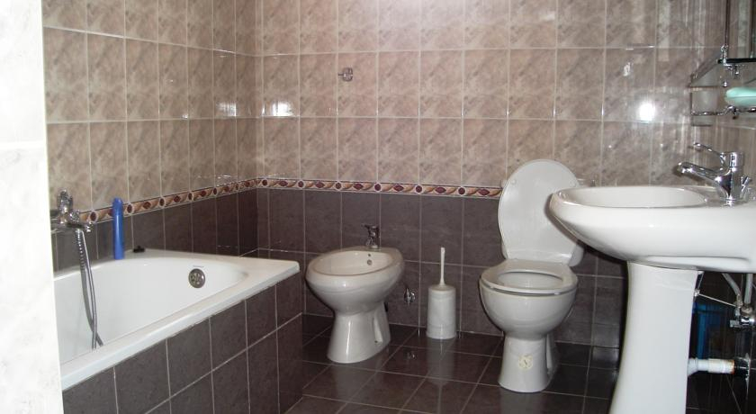 Bathroom, Kalemi Hotel, Gjirokastrës