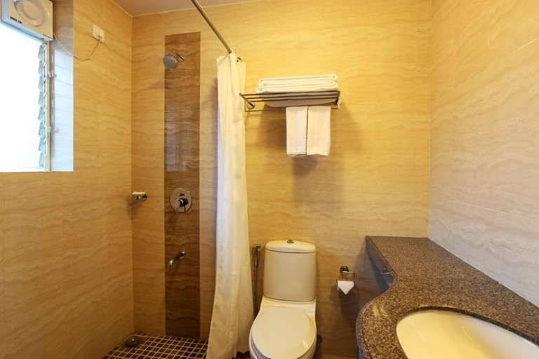 Bathroom 4, The Hawaii Comforts, North Goa