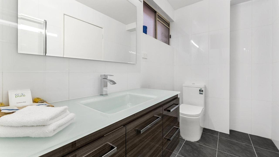 Bathroom 4, Bay City Motel Geelong, Geelong