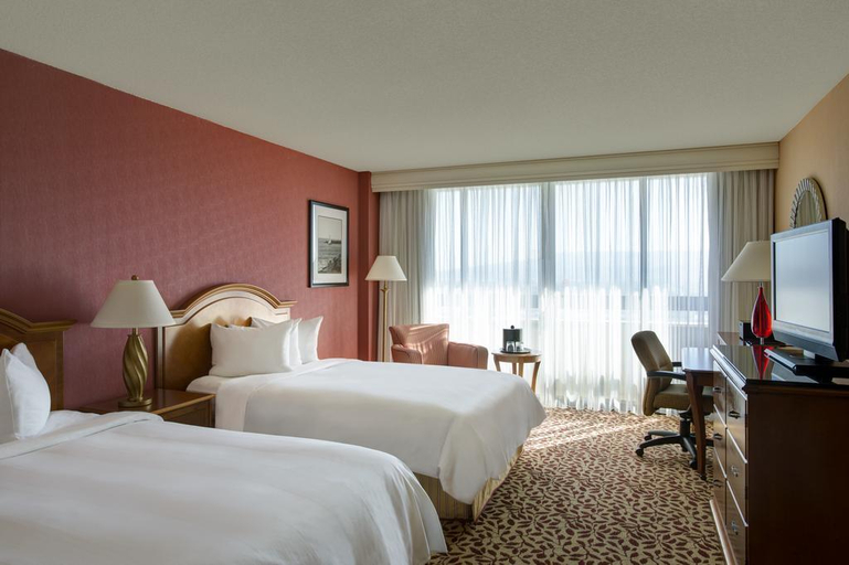 Bedroom 4, Torrance Marriott Redondo Beach, Los Angeles