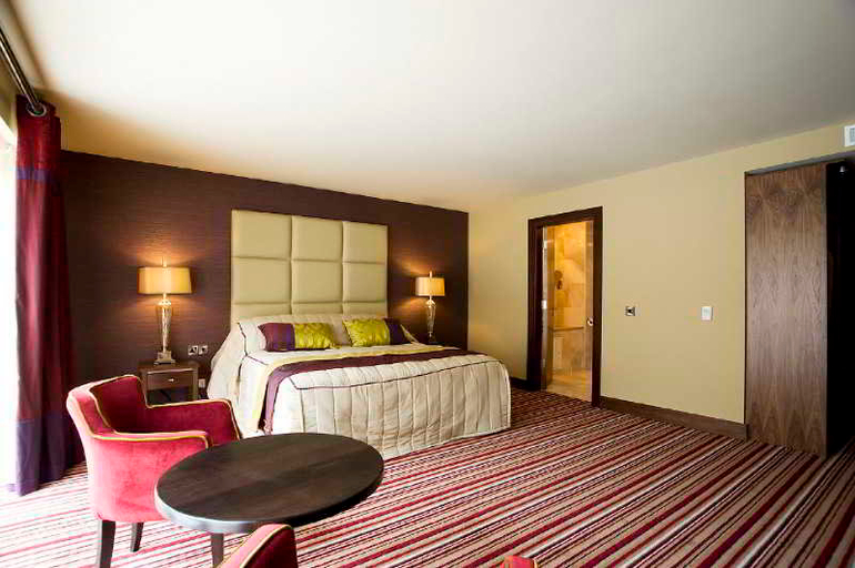Bedroom 4, Errigal Country House Hotel
