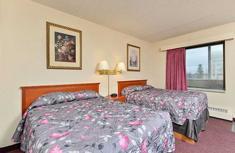 Bedroom 5, Econo Lodge, Division No. 11