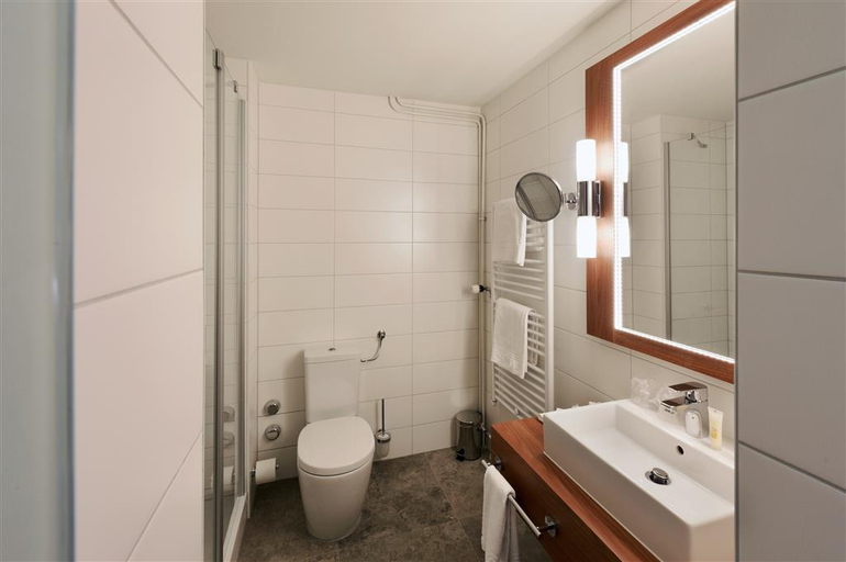 Bathroom 4, City Hotel Biel, Nidau