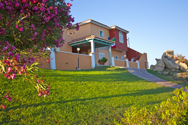 Public Area, Lu Nibareddu Aparthotel, Olbia-Tempio