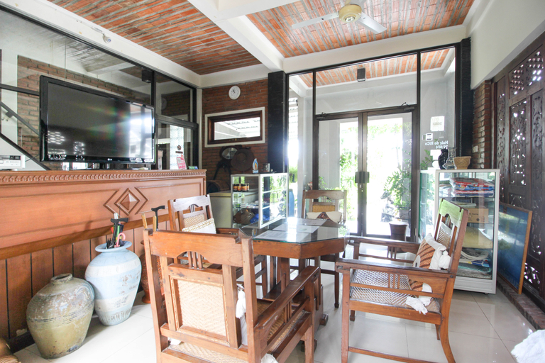 Public Area 4, RedDoorz Syariah near UIN Yogyakarta, Sleman