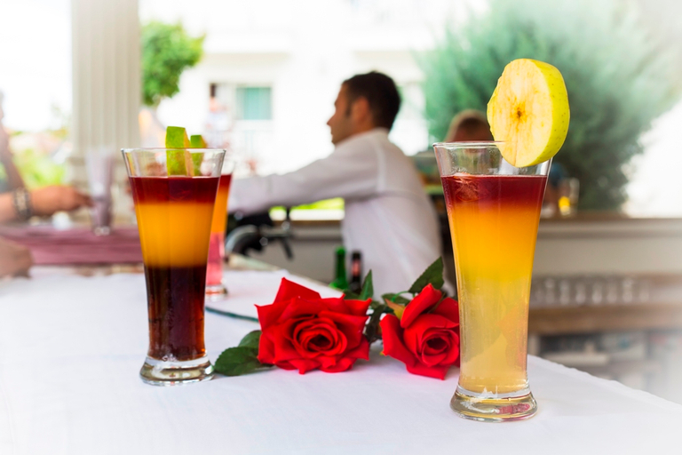 Food & Drinks