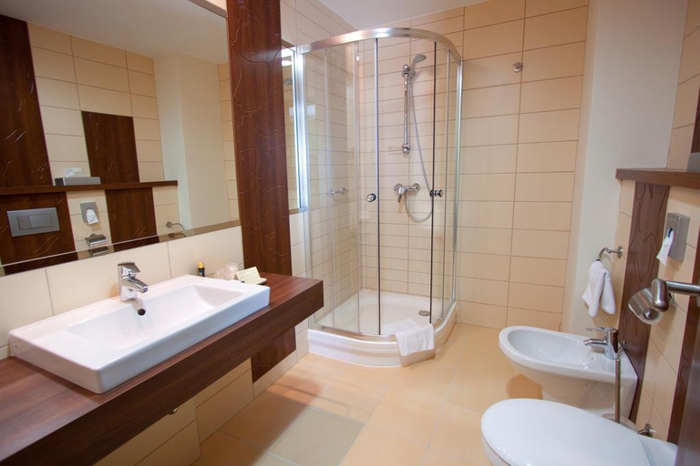 Bathroom 4, Hotel Ginkgo, Hódmezővásárhely