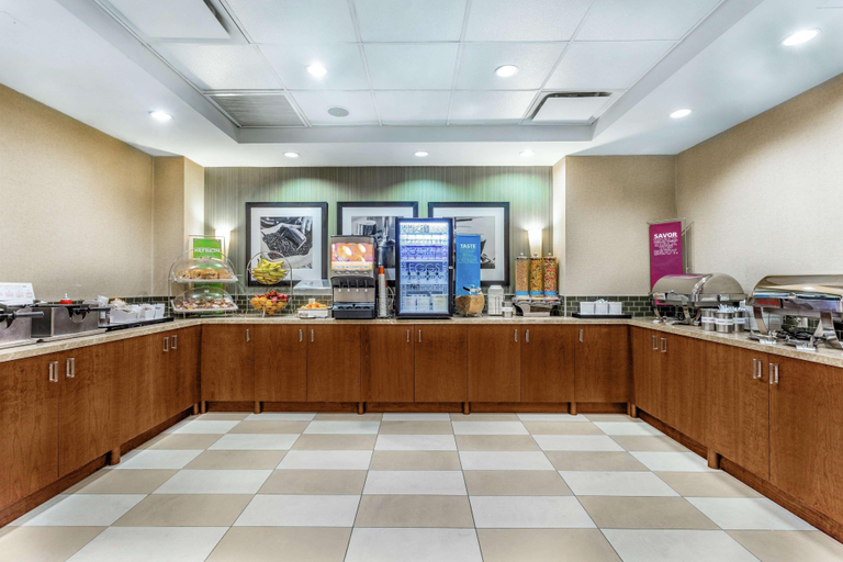 Food & Drinks 5, Hampton Inn Manhattan Grand Central, New York