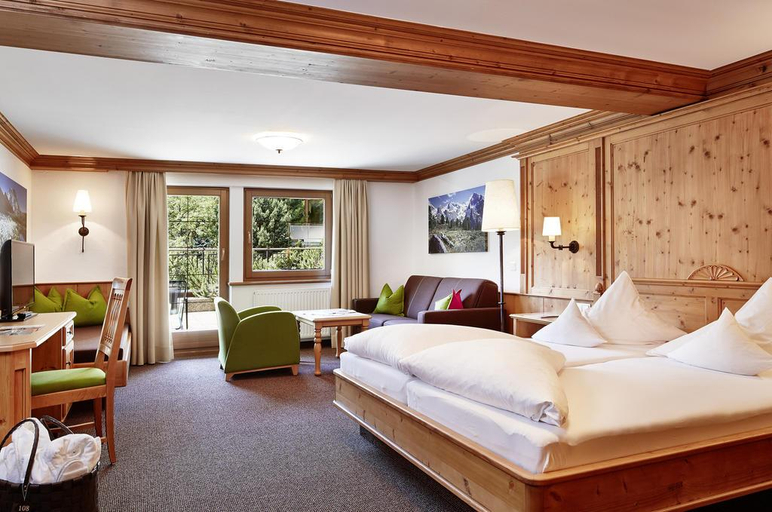 Bedroom 4, Hotel Berghof Crystal Spa & Sports, Schwaz