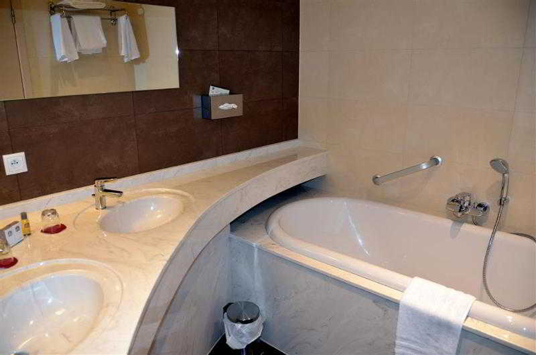 Bedroom 4, Hotel Melba, Luxembourg