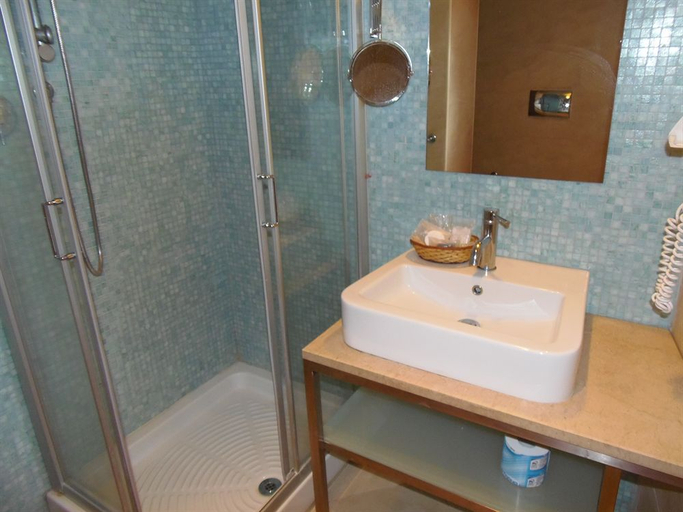 Bathroom 4, Hotel Villa Cibele, Catania