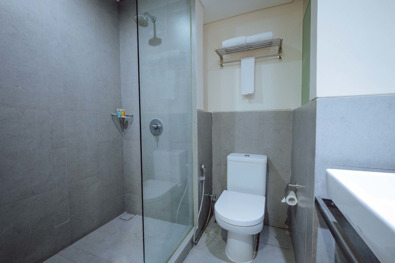Bathroom 10