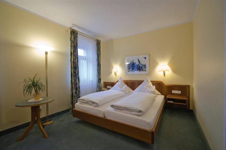 Bedroom 5, Weisses Lamm  Hotel & Restaurant, Würzburg