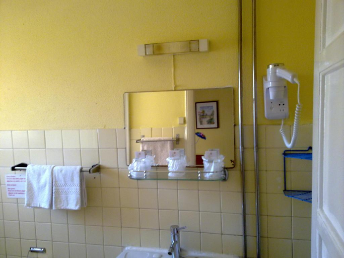 Bathroom 5, Residencial Lord, Lisbon
