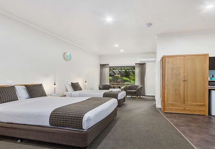 Bedroom 4, Coastal Waters Motor Inn, E. Gippsland - Bairnsdale