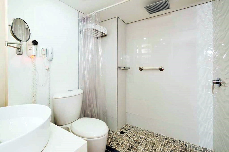 Bathroom 4, Country International Hotel, Barranquilla