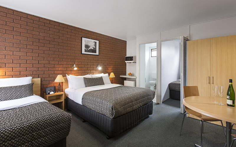 Bedroom 3, Hamilton Lonsdale Motel, S. Grampians - Hamilton