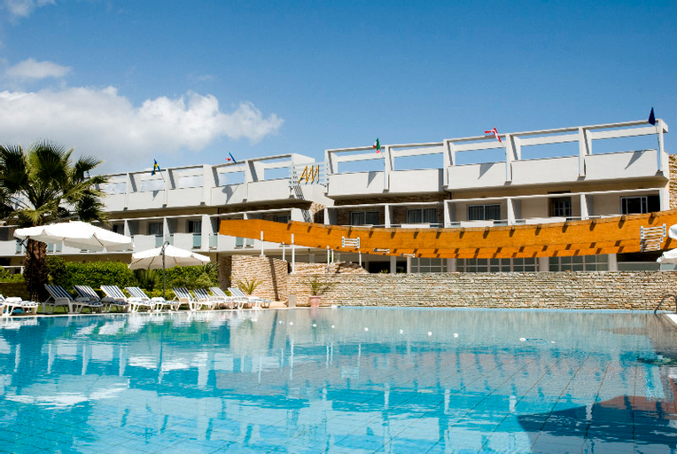 Albergo Mediterraneo, Latina
