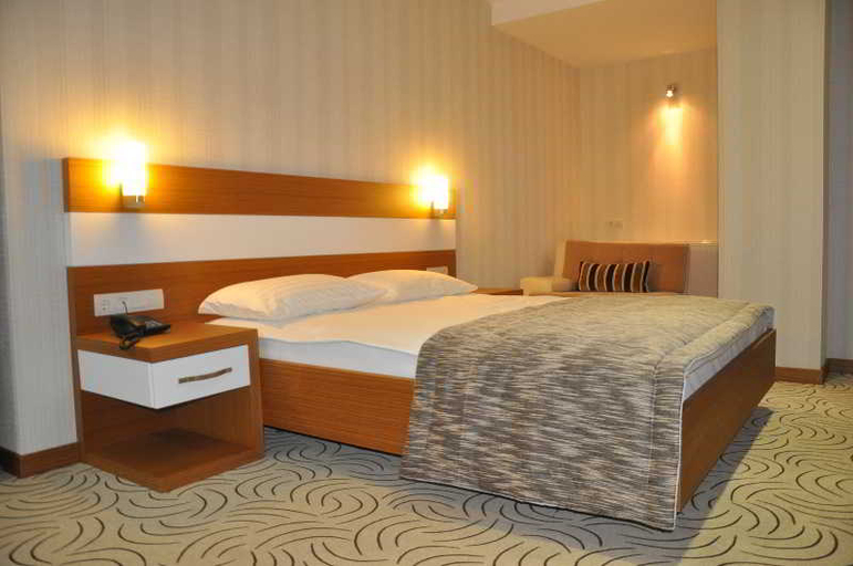 Bedroom 3, Dies Hotel, Merkez