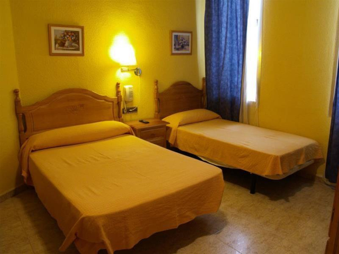 Bedroom 3, Hostal Cruz Sol, Madrid