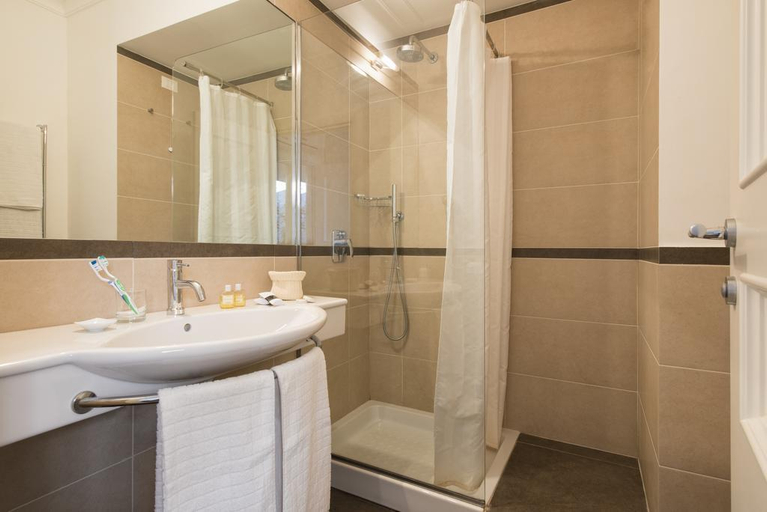 Bathroom 5, Villa degli Ulivi, Latina