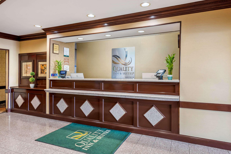 Public Area 2, Quality Inn & Suites Cincinnati, Hamilton