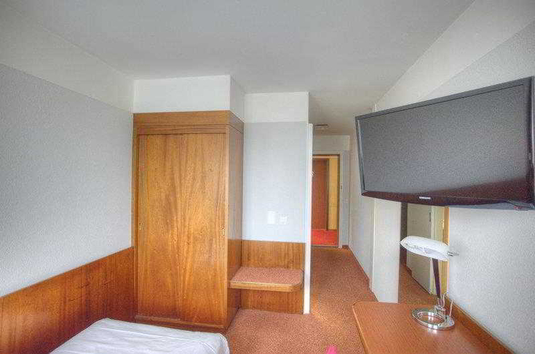 Bedroom 3, City Hotel Biel, Nidau