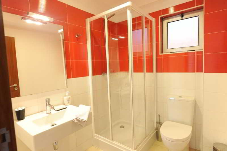 Bathroom 4, Inn Luanda, Ingombota