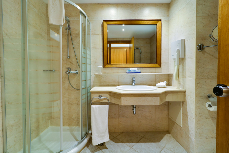 Bathroom 5, Aegean Melathron Thalasso Spa Hotel, Central Macedonia