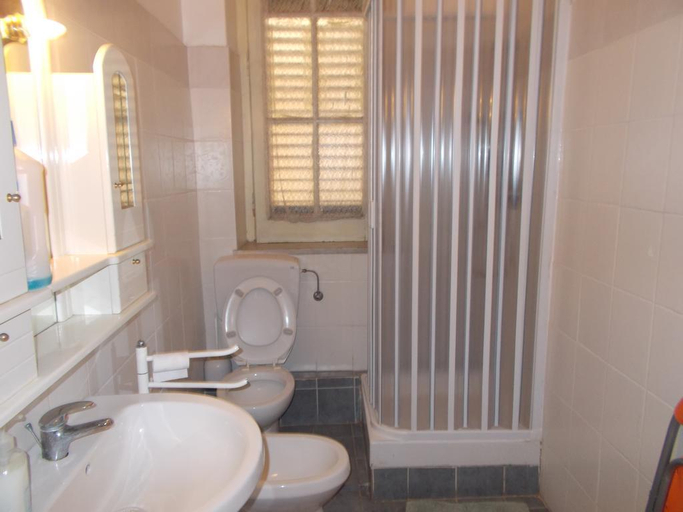 Bathroom, Alla Martorana Bed & Breakfast, Palermo