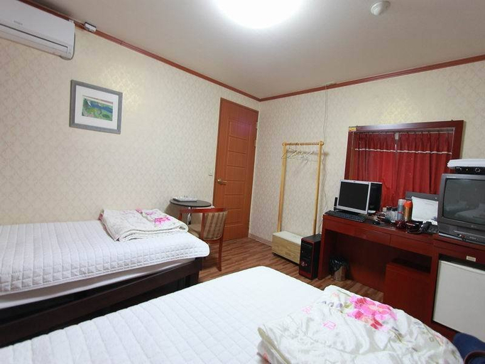 Bedroom 3, Business Hotel Busan Station, Dong