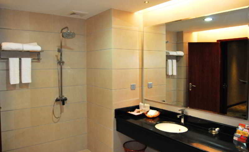 Bathroom 4, Shengshi Jinhua Hotel, Shenzhen