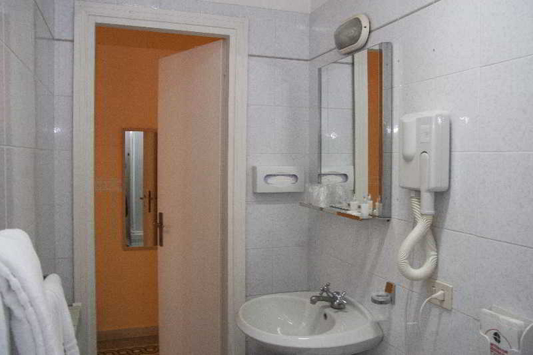 Bathroom, Casa La Salle - Religious House, Rome